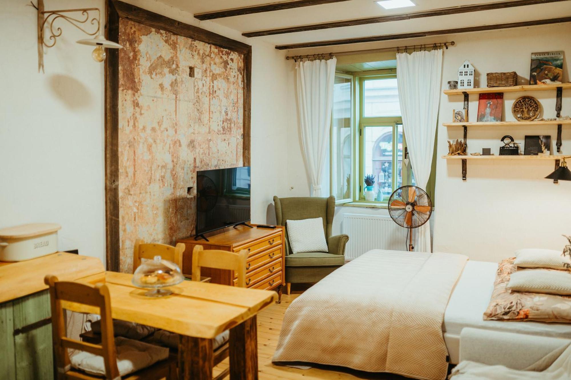 Apartman V Jungovom Dome - V Centre Stiavnice บันสกา ชีอาว์นีซา ภายนอก รูปภาพ